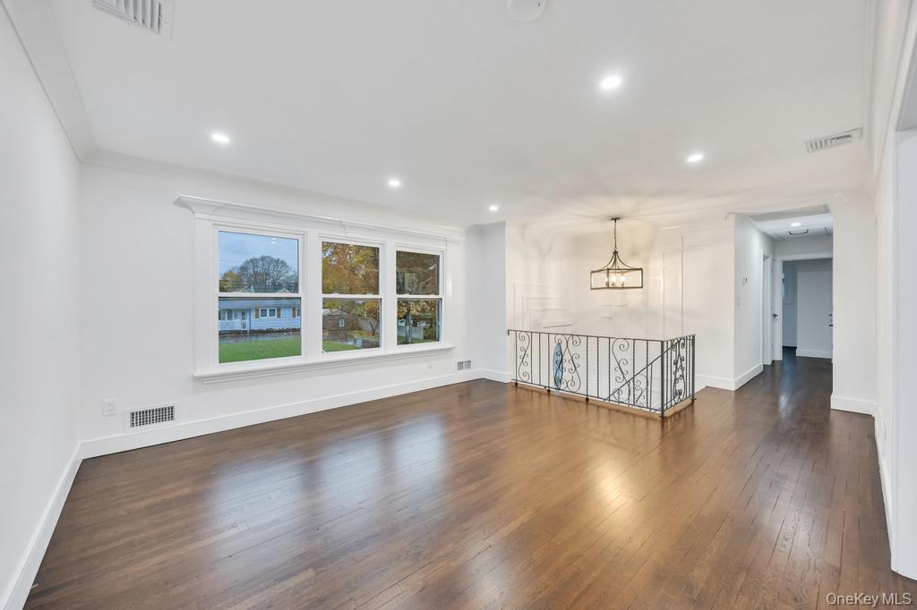 #4 photo, 331 Gillette Street, Dix Hills , NY 11746