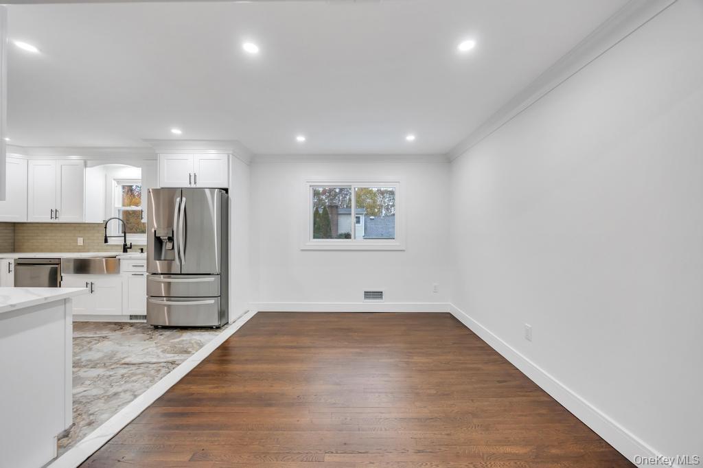 #7 photo, 331 Gillette Street, Dix Hills , NY 11746