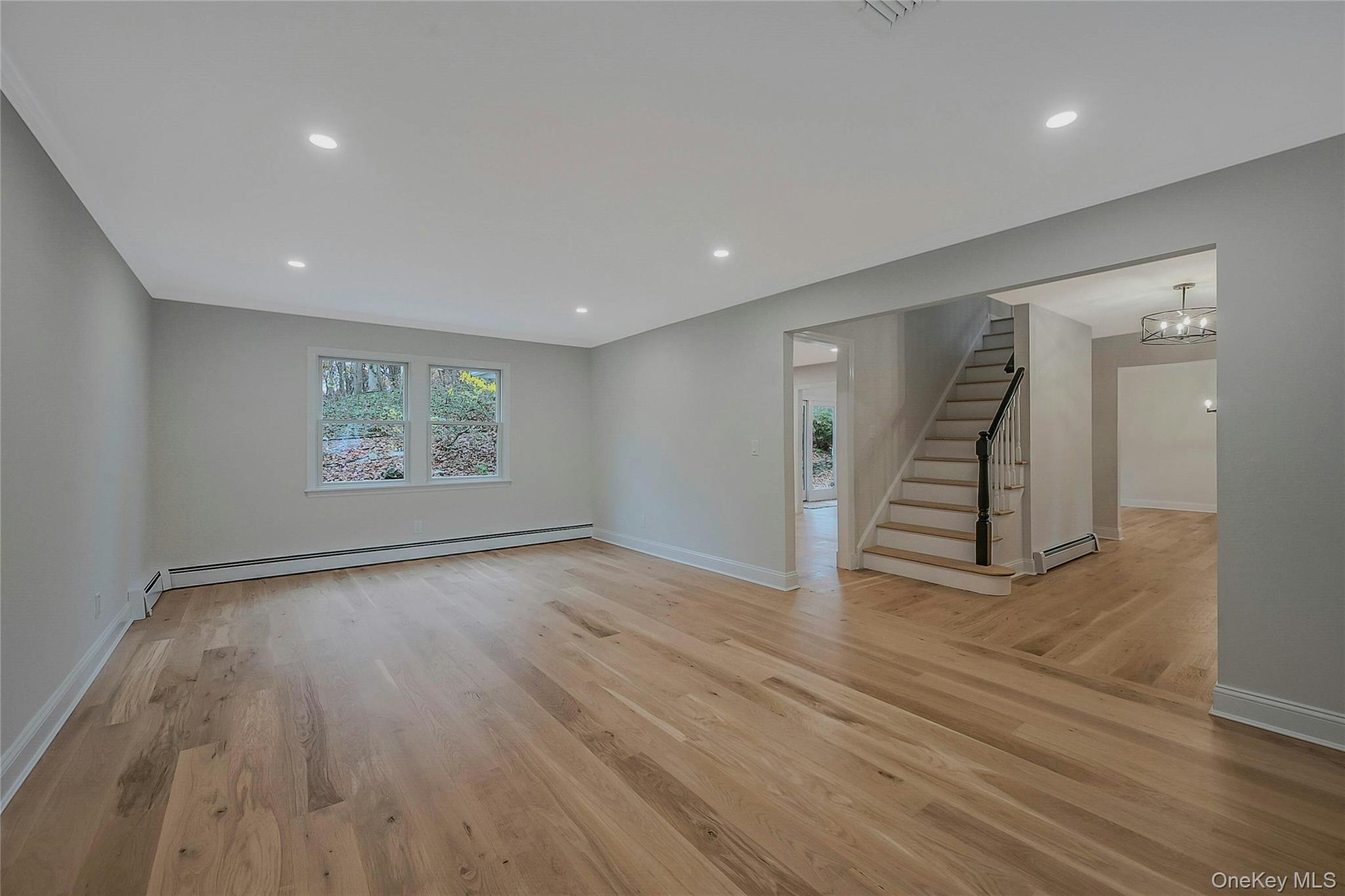 #18 photo, 43 Edcris Lane, Huntington , NY 11743