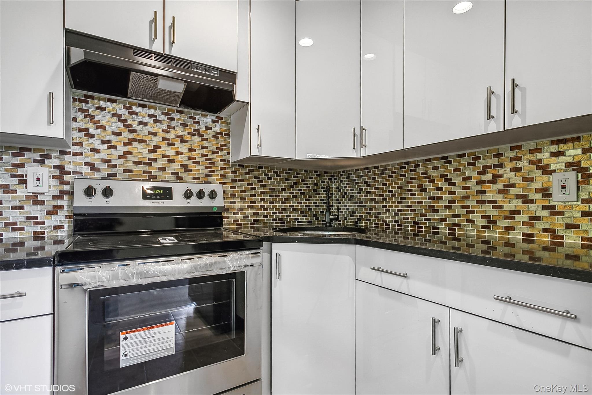 #4 photo, 15 Stewart Place, Yonkers , NY 10701