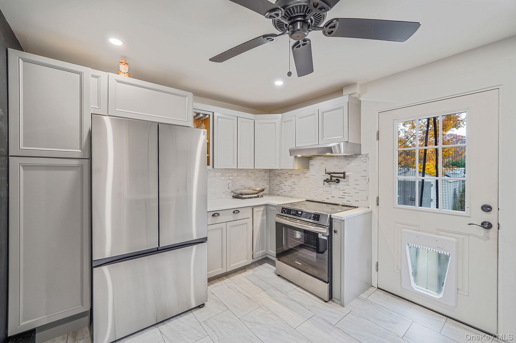 #10 photo, 307 Jefferson Drive, Mastic Beach , NY 11951