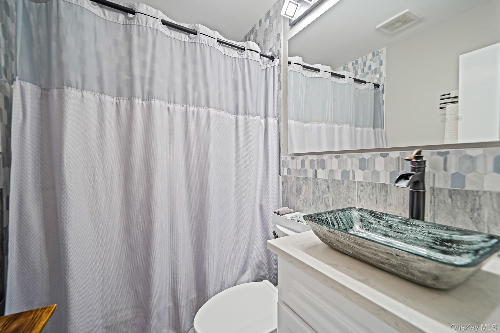 #18 photo, 307 Jefferson Drive, Mastic Beach , NY 11951