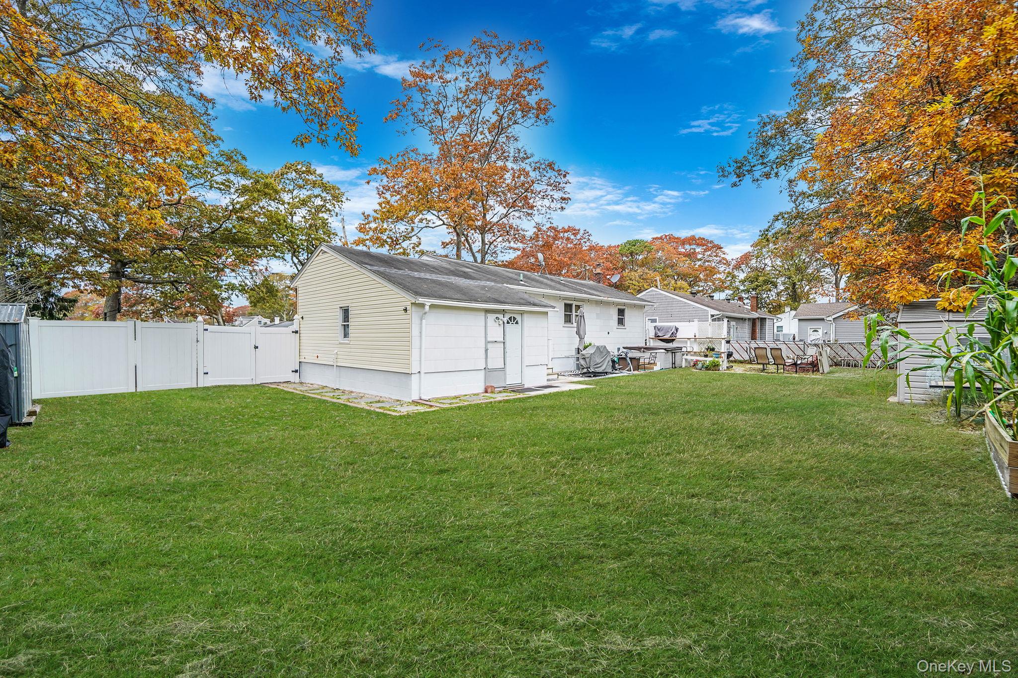 #20 photo, 307 Jefferson Drive, Mastic Beach , NY 11951