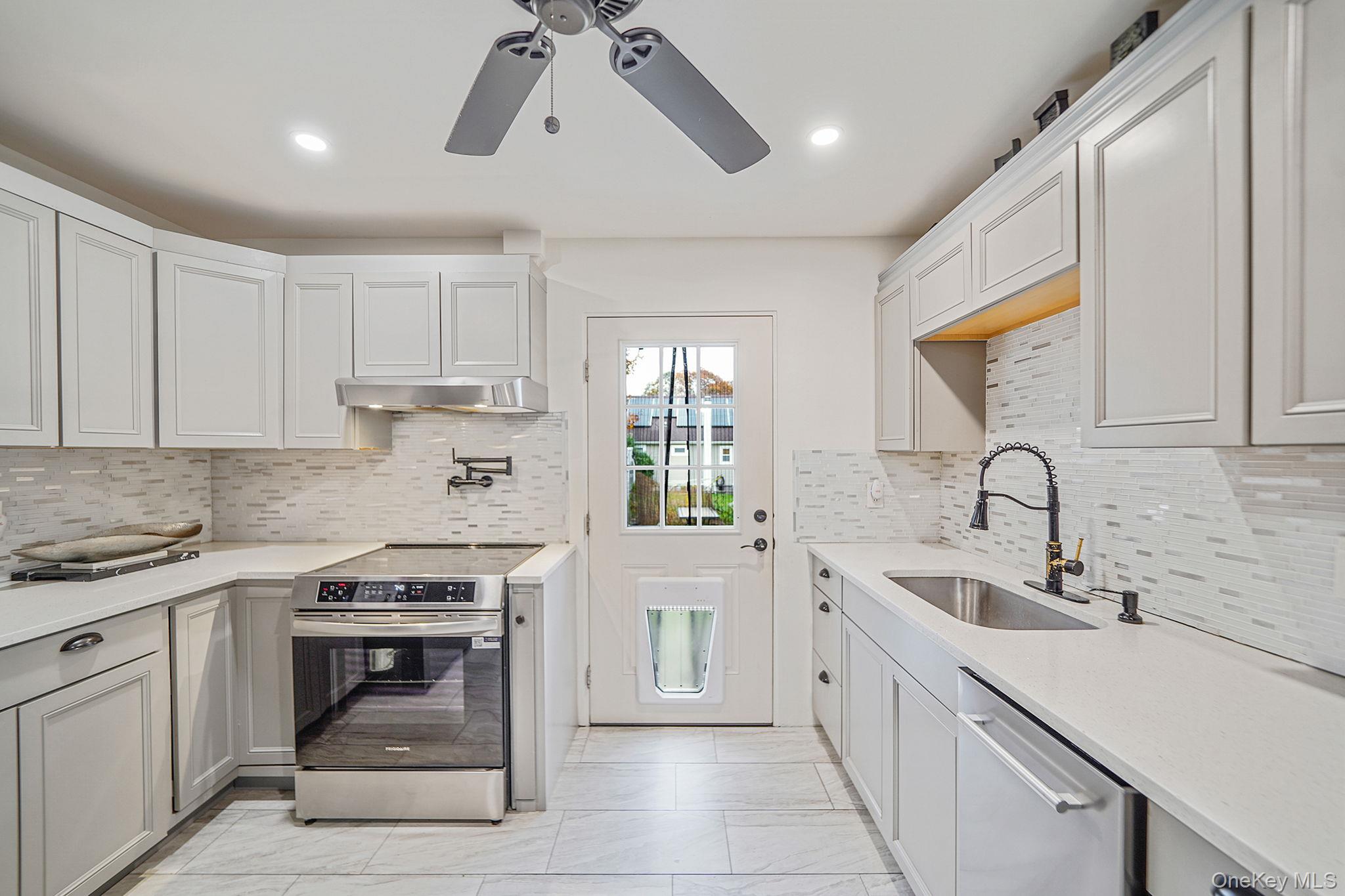 #9 photo, 307 Jefferson Drive, Mastic Beach , NY 11951