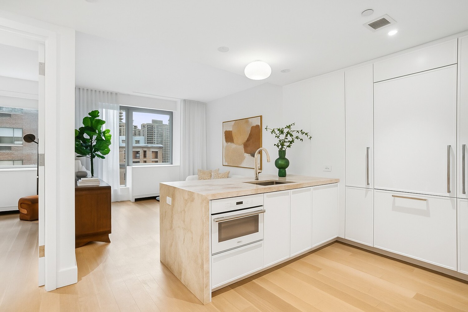 #3 photo, 212 W 72ND Street, Lincoln Square , NY 10023