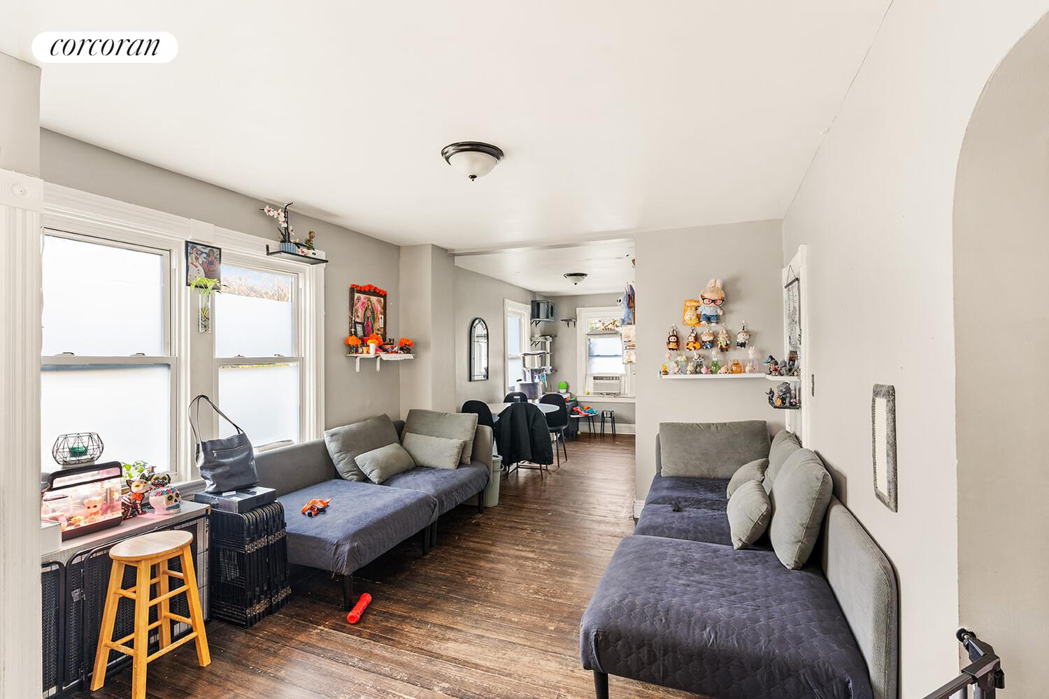 #5 photo, 53-31 WOODSIDE Avenue, Woodside , NY 11377