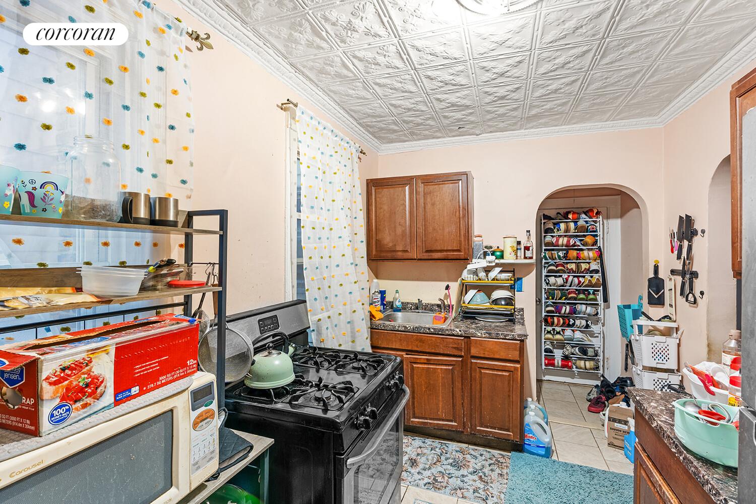 #7 photo, 53-31 WOODSIDE Avenue, Woodside , NY 11377