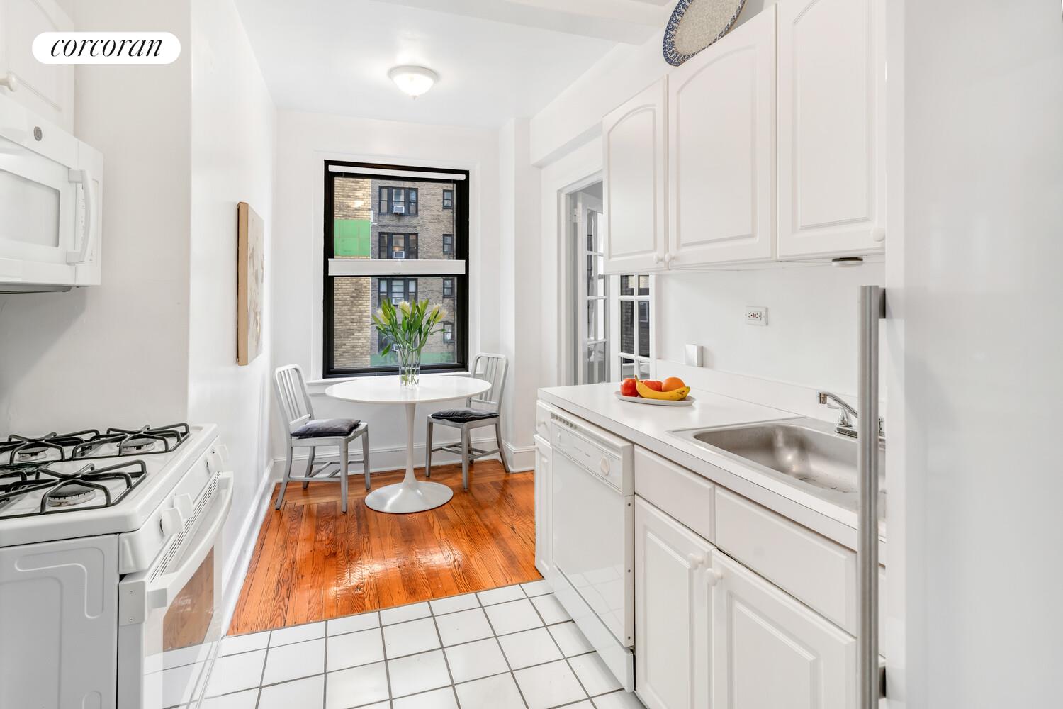 #4 photo, New York City, Lenox Hill , NY 10021