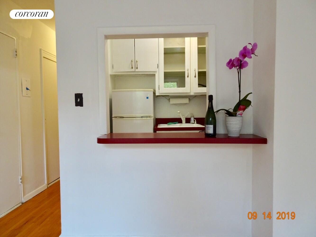 #4 photo, 350 BLEECKER Street, West Village , NY 10014