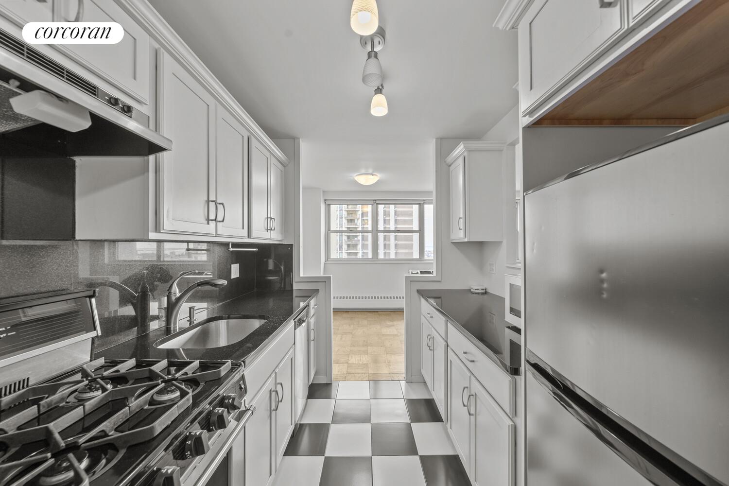 #10 photo, 75 HENRY Street, Brooklyn Heights , NY 11201