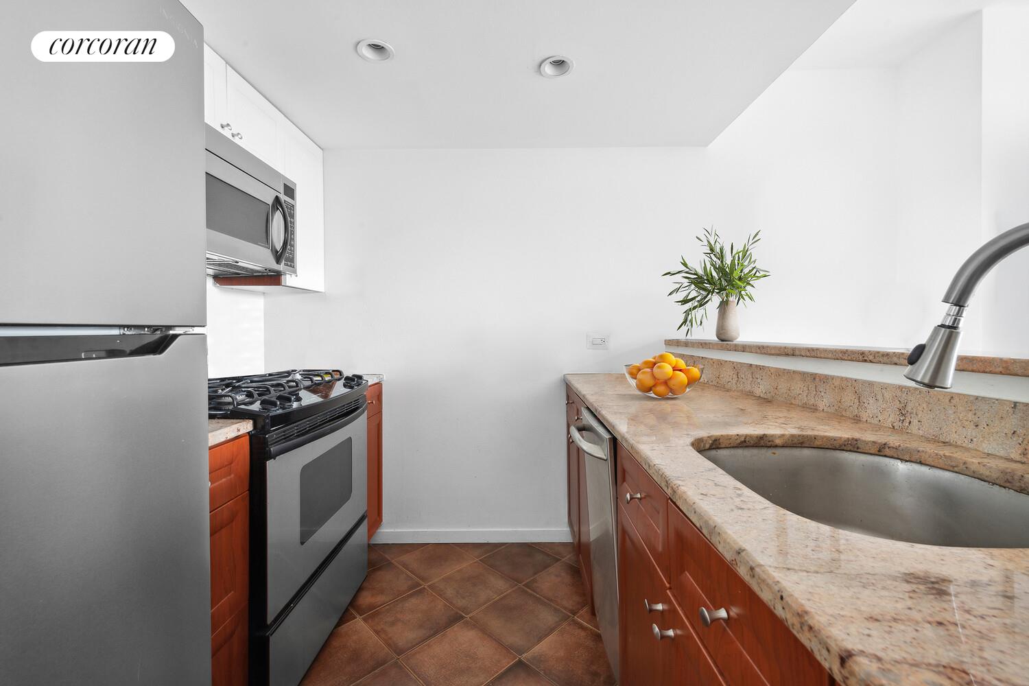 #4 photo, 311 E 38TH Street, Murray Hill , NY 10016