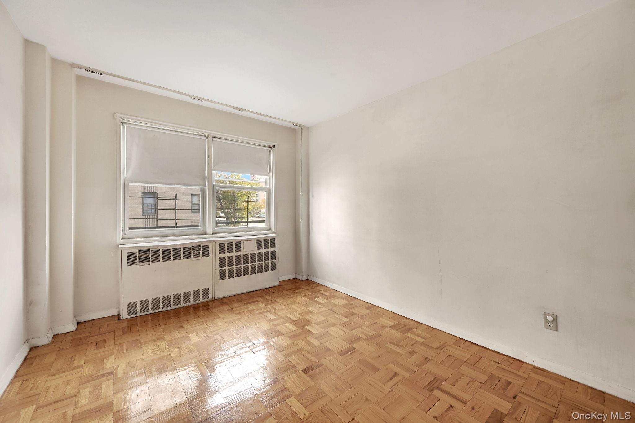 #12 photo, 3131 Grand Concourse, Bronx , NY 10468