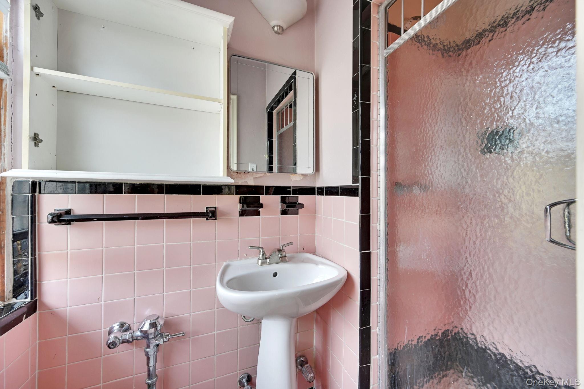 #16 photo, 3131 Grand Concourse, Bronx , NY 10468