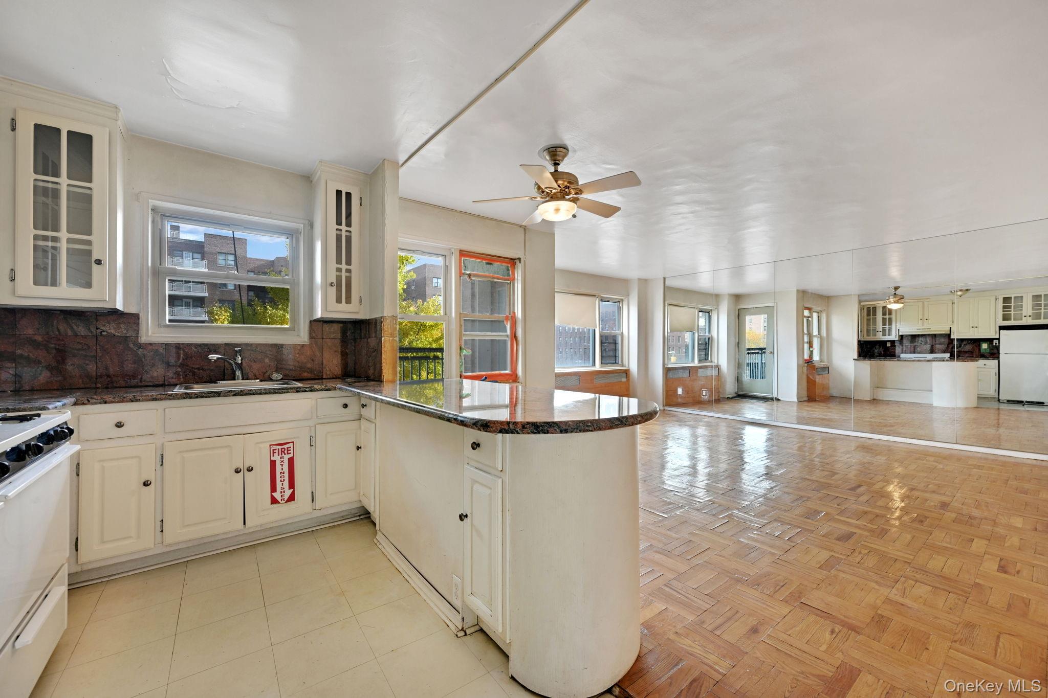 #17 photo, 3131 Grand Concourse, Bronx , NY 10468