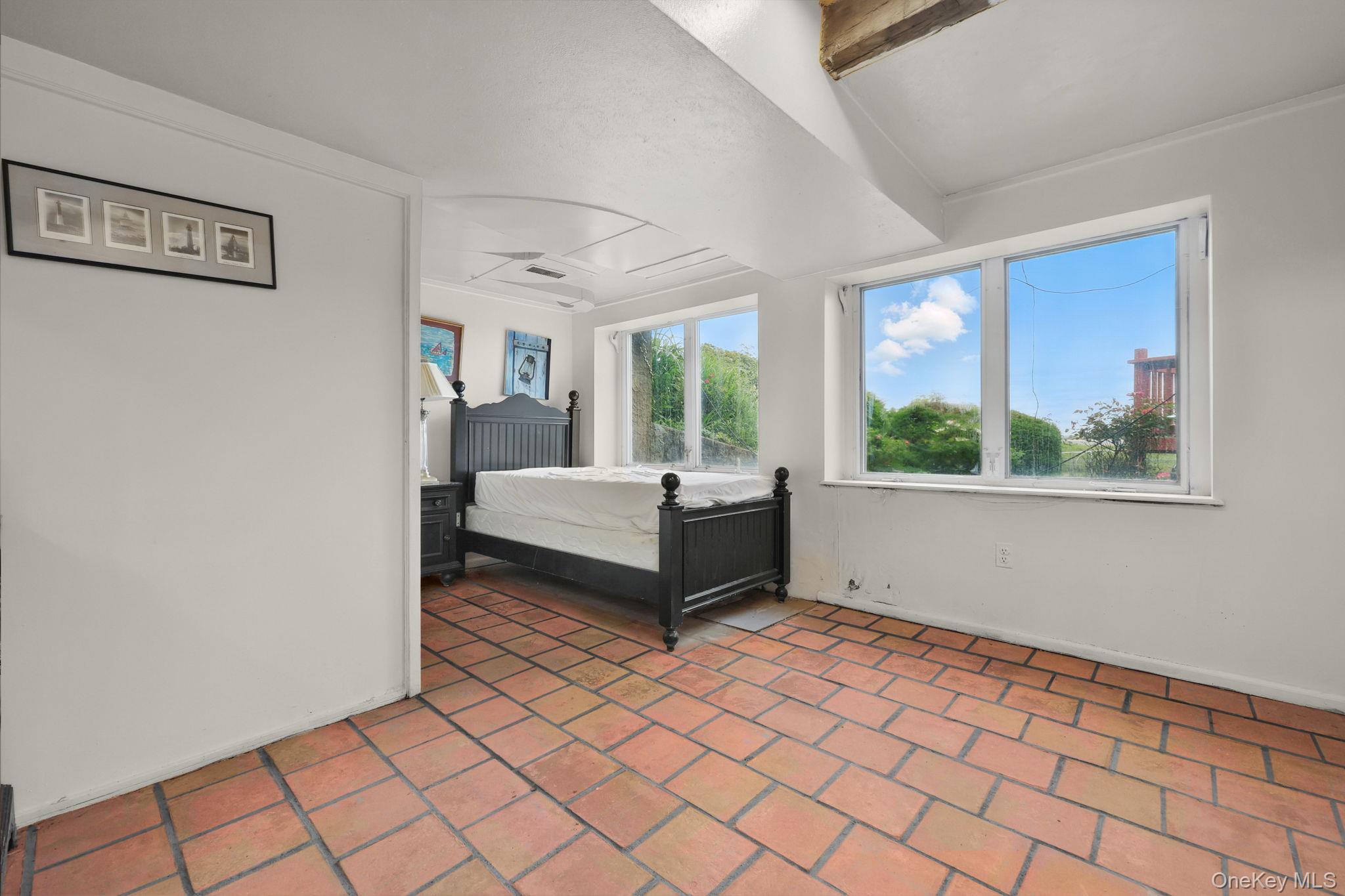 #10 photo, 69 Cornwells Beach Road, Sands Point , NY 11050