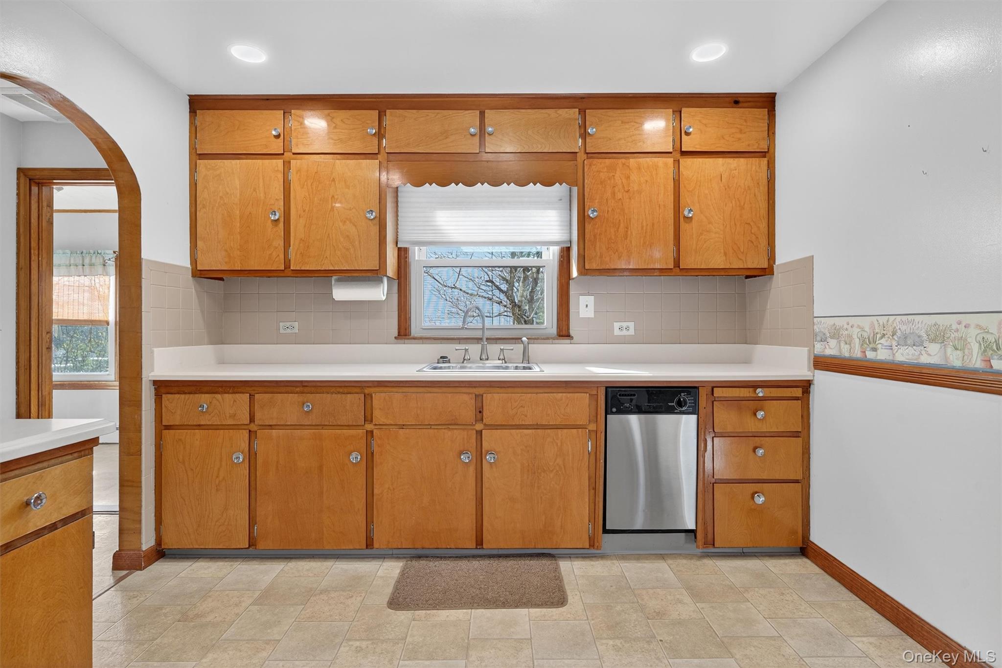 #9 photo, 18 Oakland Avenue, Chester , NY 10918