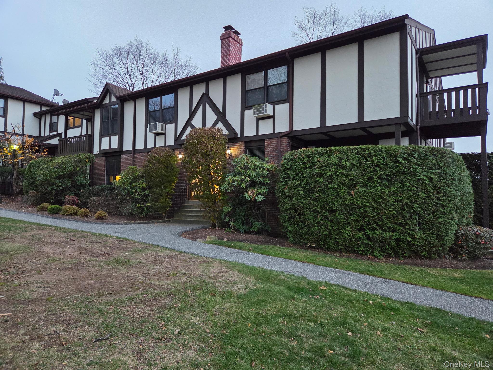 #2 photo, 548 Sierra Vista Lane, Valley Cottage , NY 10989