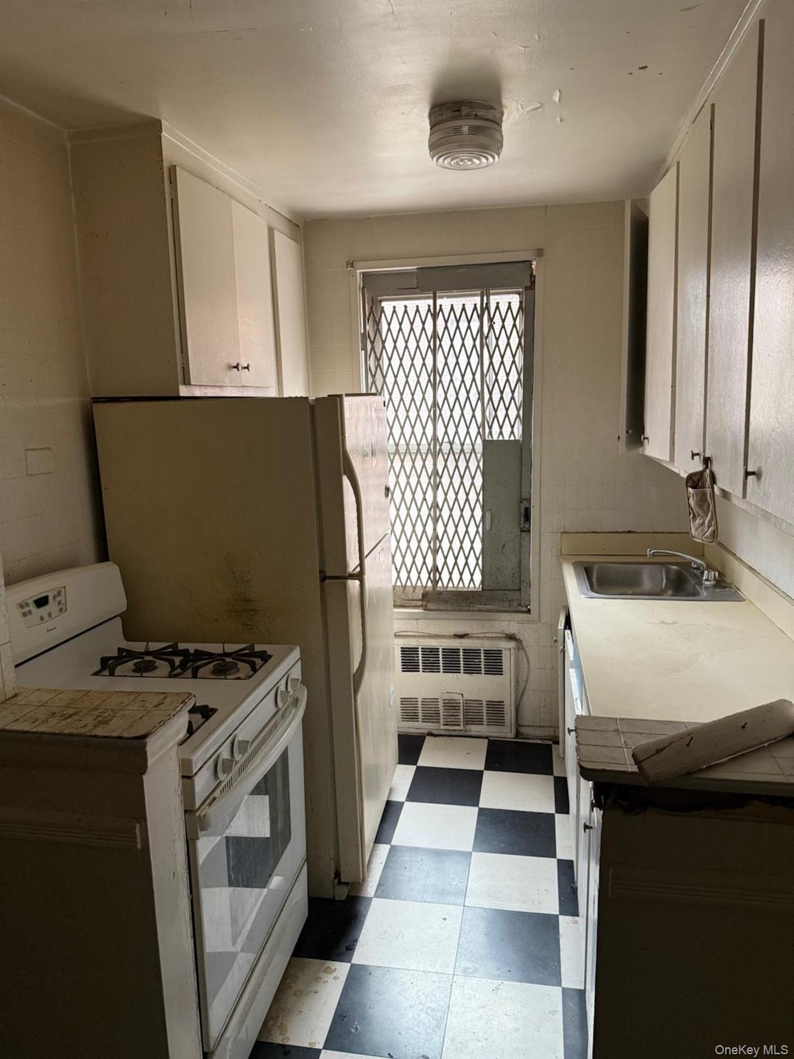 #16 photo, 3520 Tryon Avenue, Bronx , NY 10467