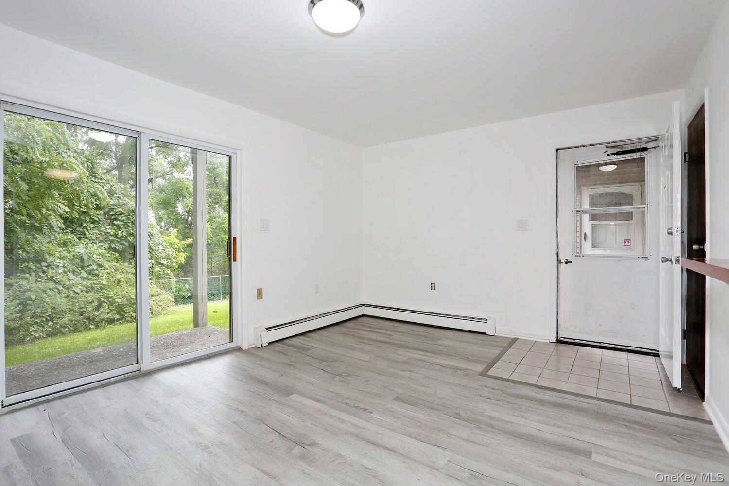 #4 photo, 366 Concord Lane, Middletown , NY 10940