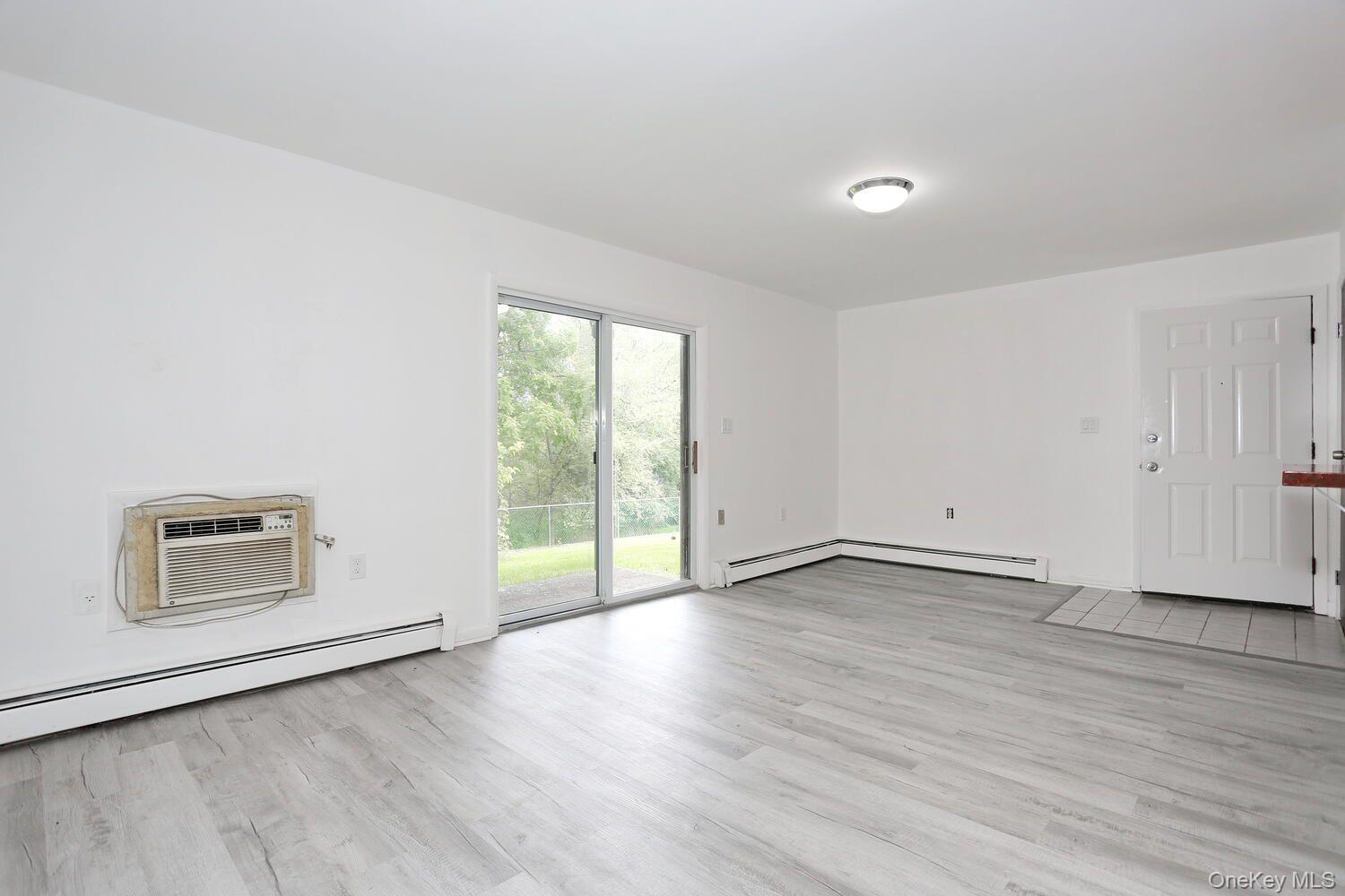 #5 photo, 366 Concord Lane, Middletown , NY 10940