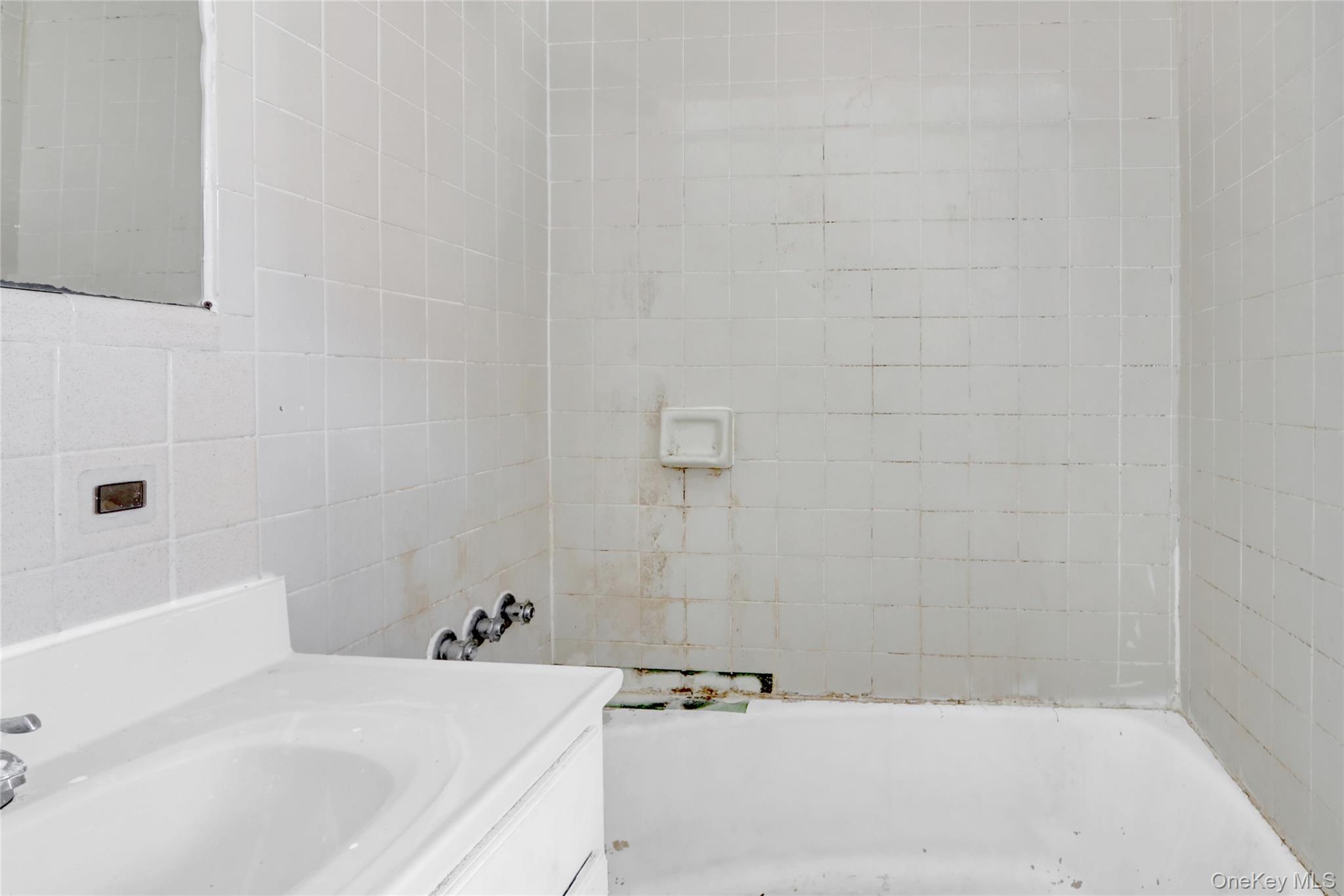 #15 photo, 2217 Collier Avenue, Far Rockaway , NY 11691