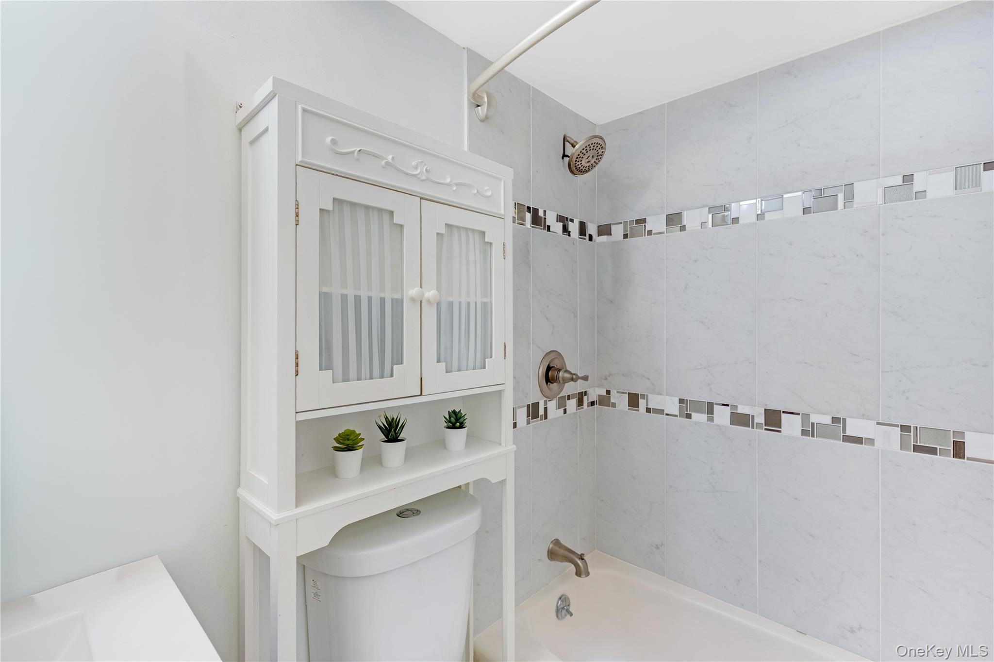 #6 photo, 17A Gregory Lane, Staten Island , NY 10314