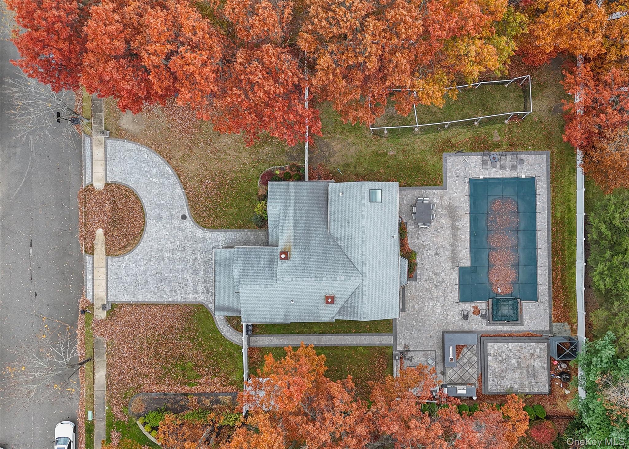 #12 photo, 7 Sweet Briar Path, Lake Grove , NY 11755