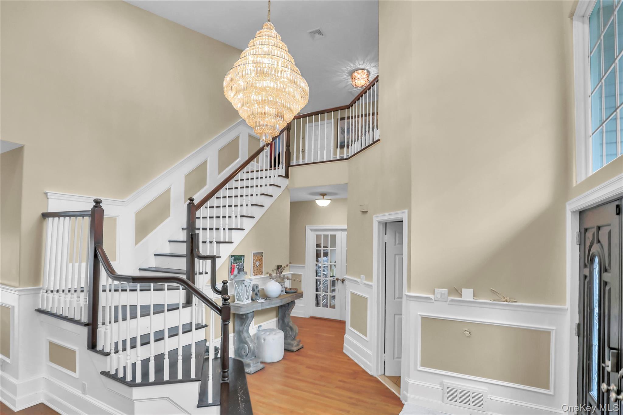 #2 photo, 7 Sweet Briar Path, Lake Grove , NY 11755