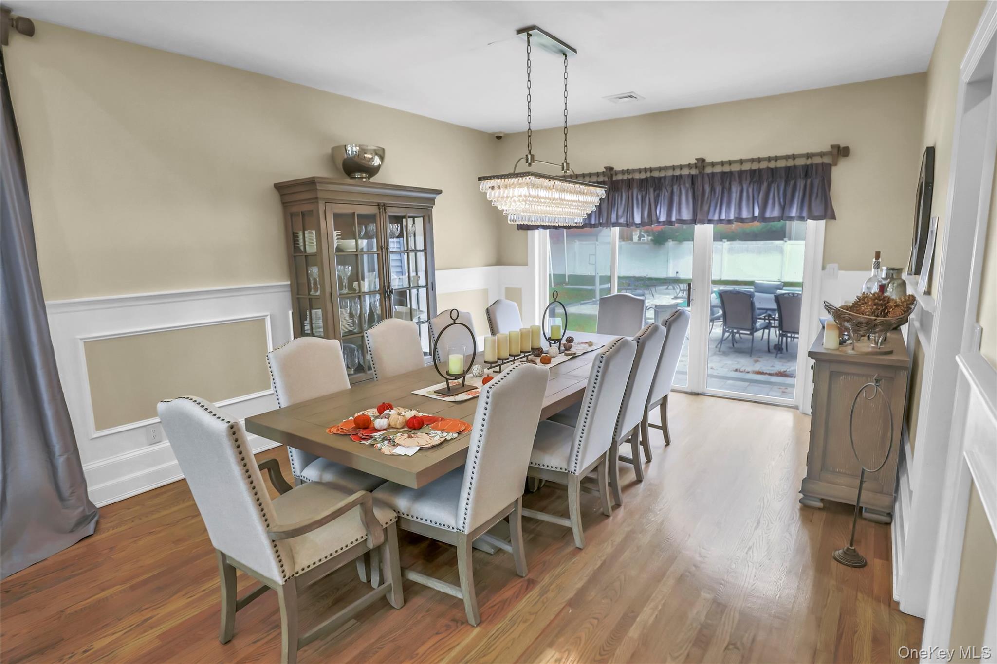 #4 photo, 7 Sweet Briar Path, Lake Grove , NY 11755