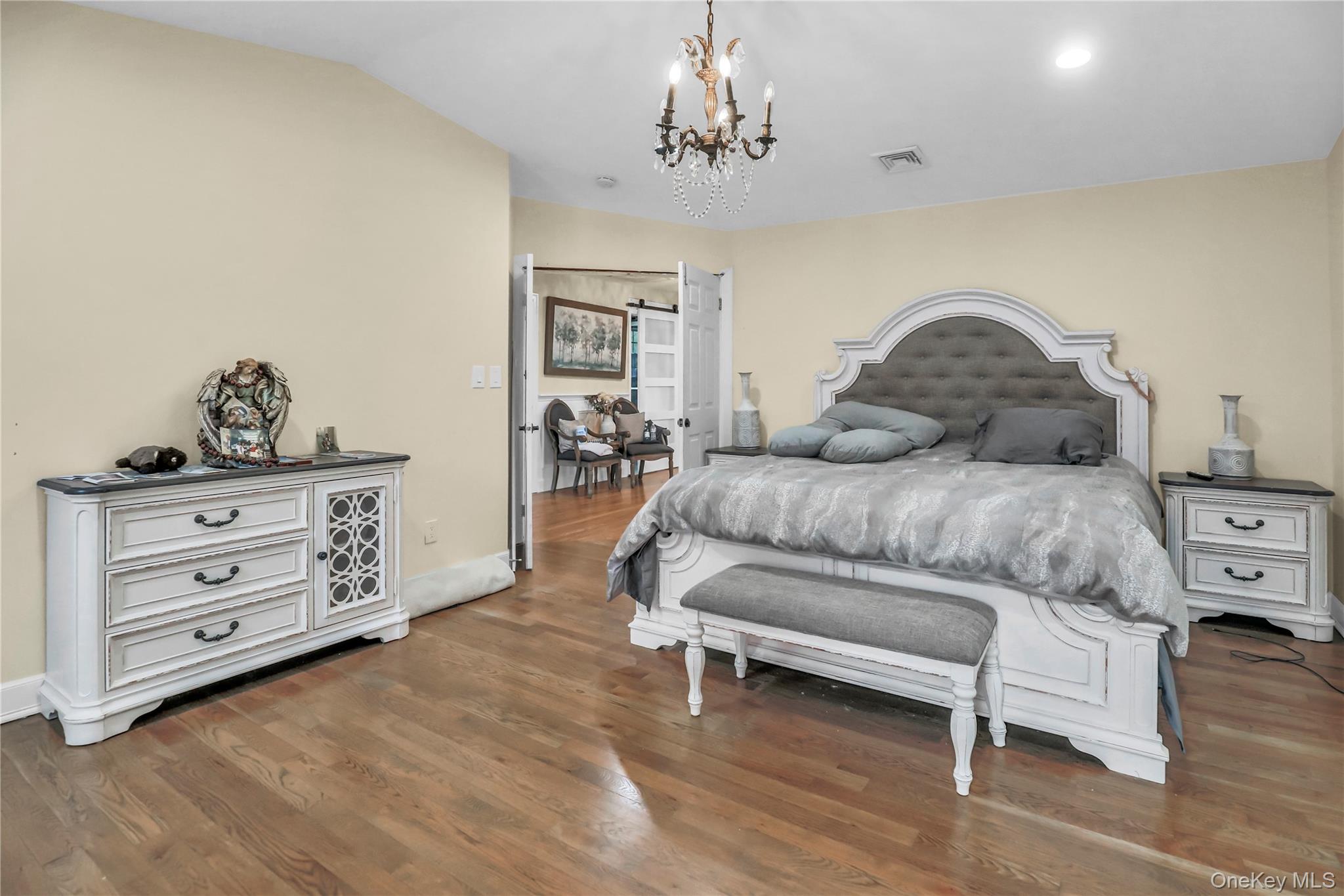 #8 photo, 7 Sweet Briar Path, Lake Grove , NY 11755