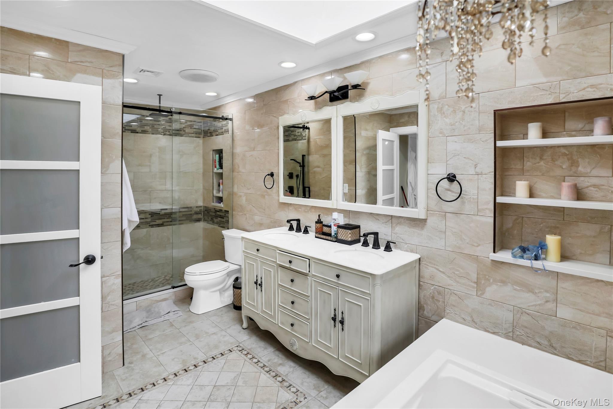 #9 photo, 7 Sweet Briar Path, Lake Grove , NY 11755