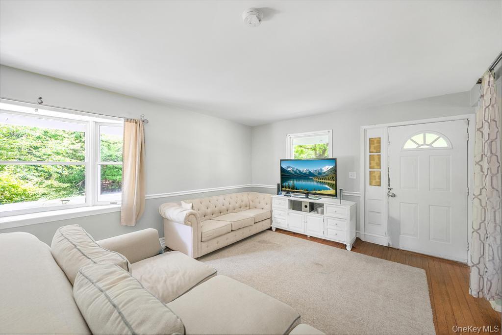 #14 photo, 4 Cooks Lane, Westhampton , NY 11977