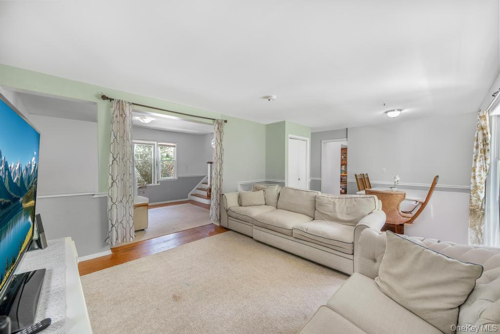 #17 photo, 4 Cooks Lane, Westhampton , NY 11977