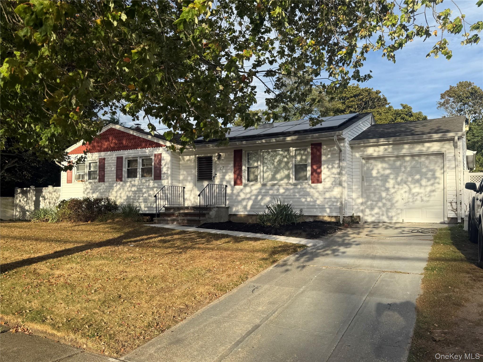 #1 photo, 27 E Hamilton Avenue, Massapequa , NY 11758