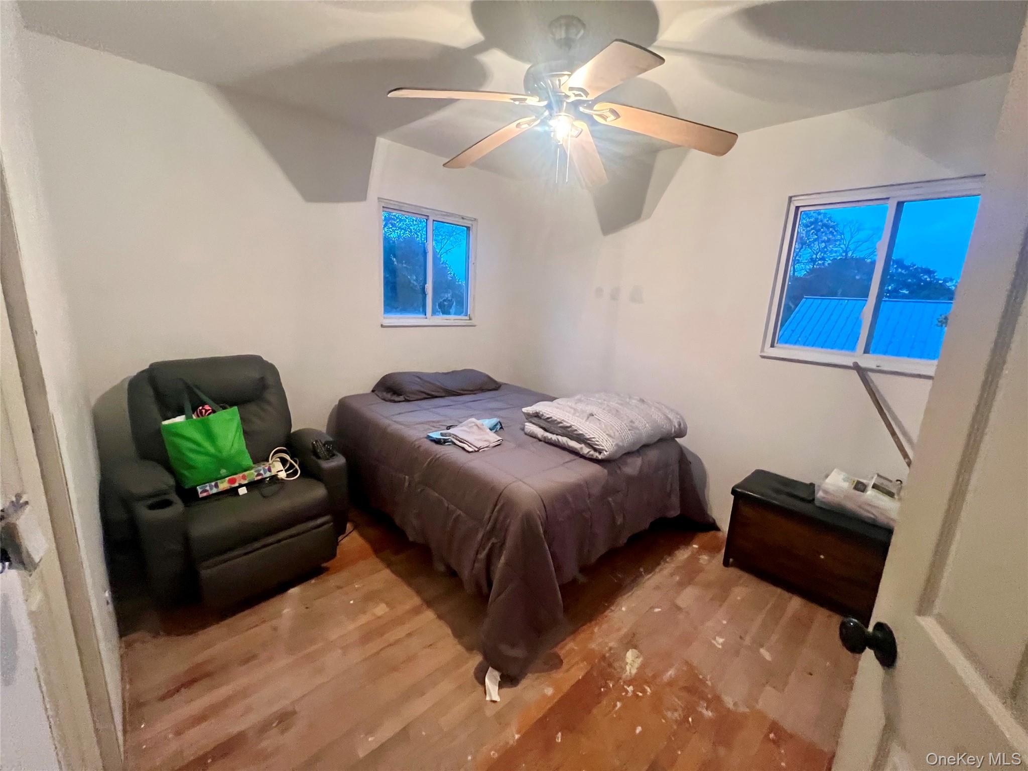 #12 photo, 255 N 7th Street, Ronkonkoma , NY 11779