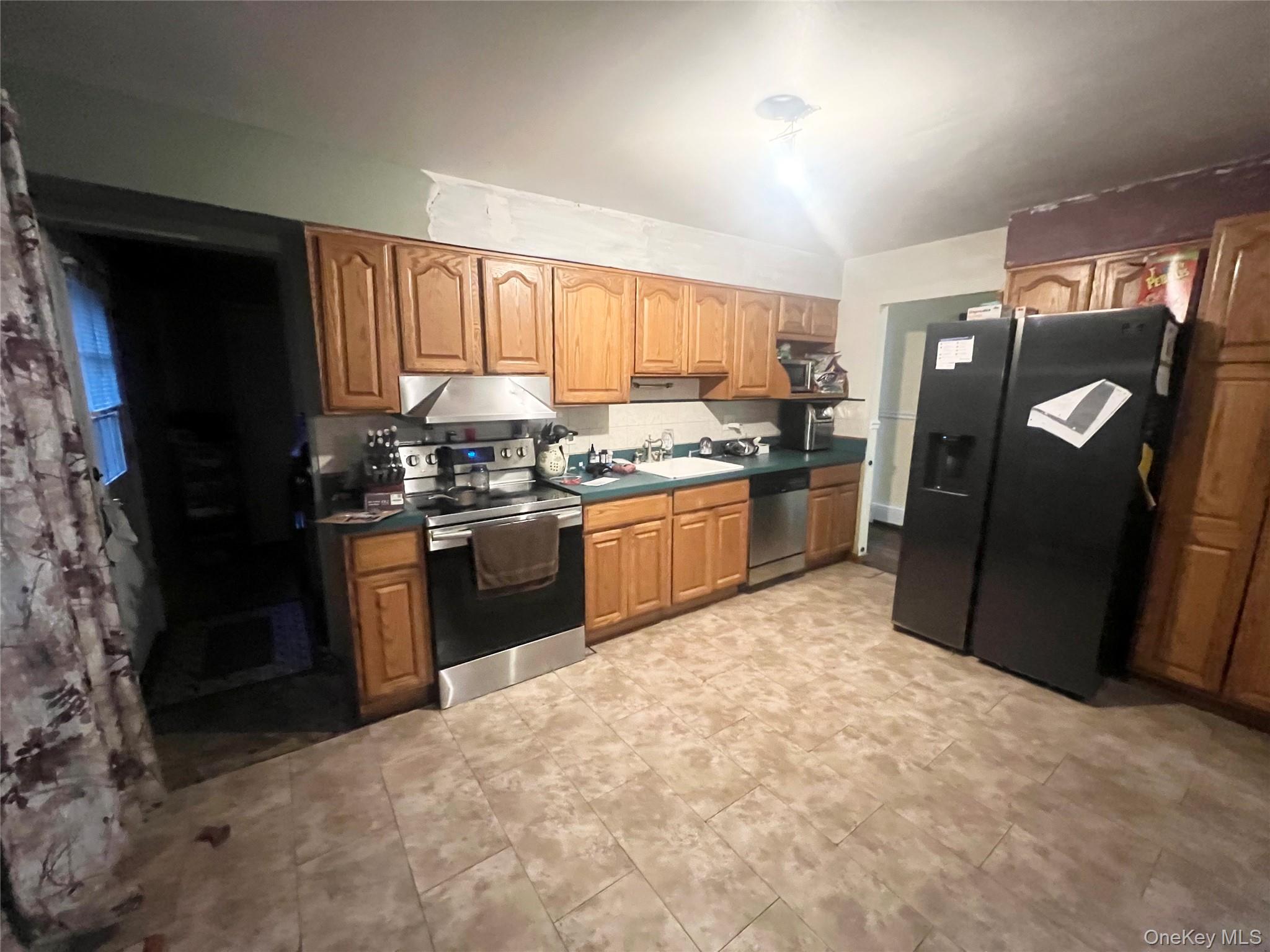 #6 photo, 255 N 7th Street, Ronkonkoma , NY 11779