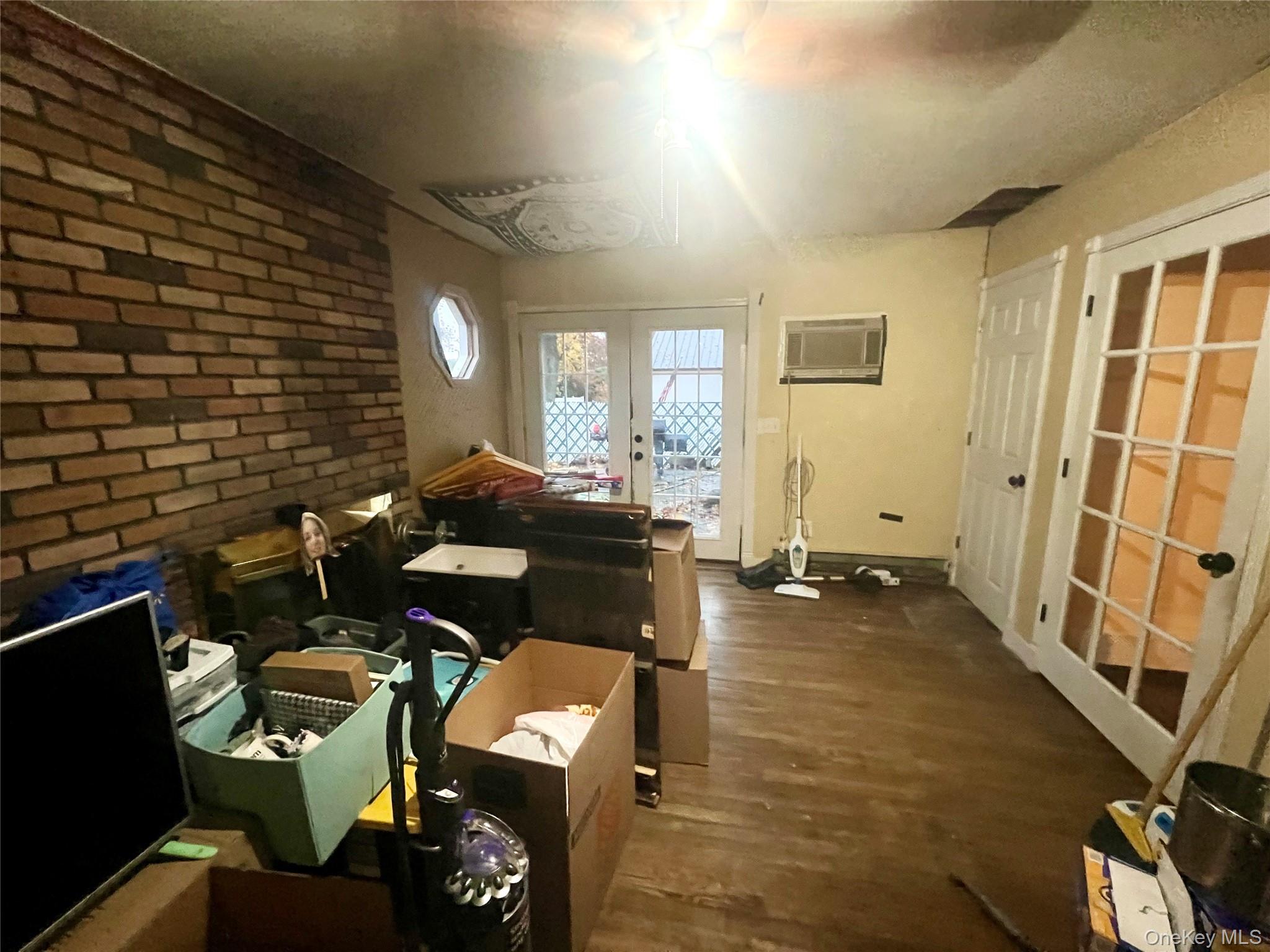 #7 photo, 255 N 7th Street, Ronkonkoma , NY 11779