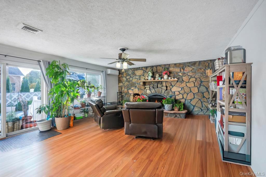 #12 photo, 18 Elmira Street, Deer Park , NY 11729