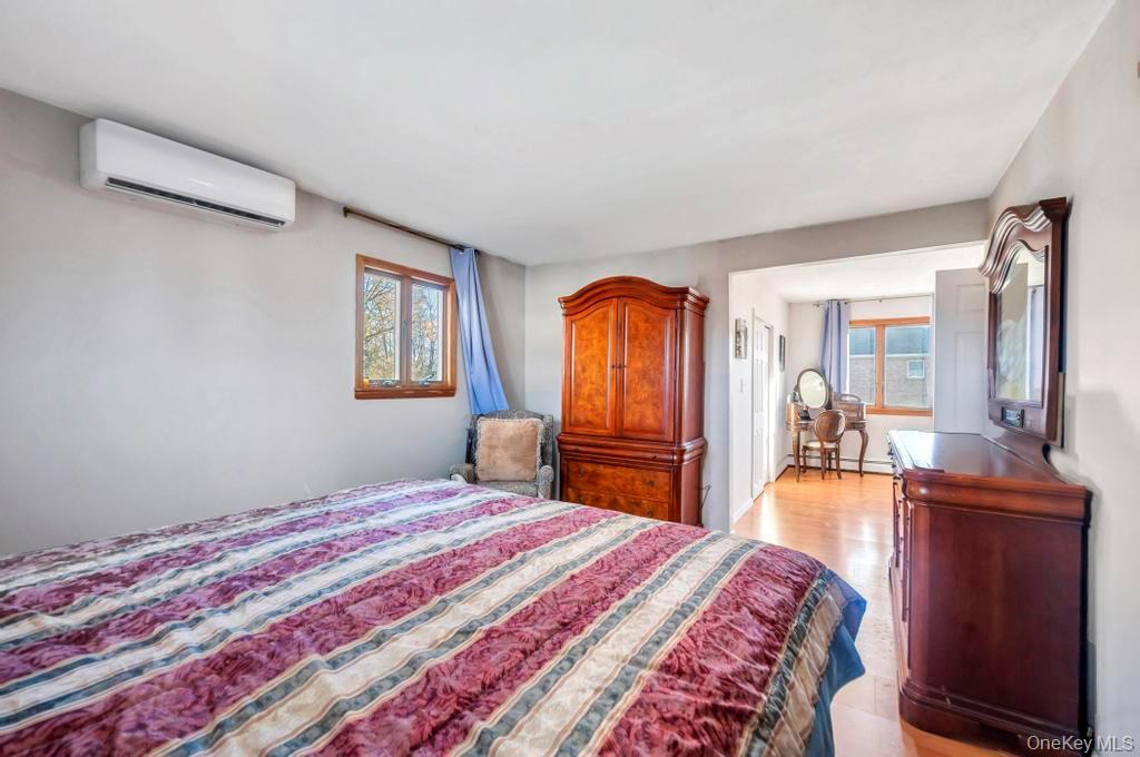 #20 photo, 18 Elmira Street, Deer Park , NY 11729