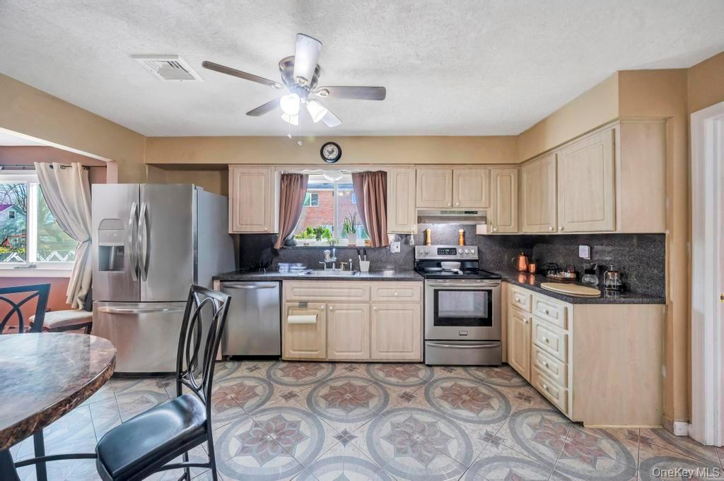 #4 photo, 18 Elmira Street, Deer Park , NY 11729