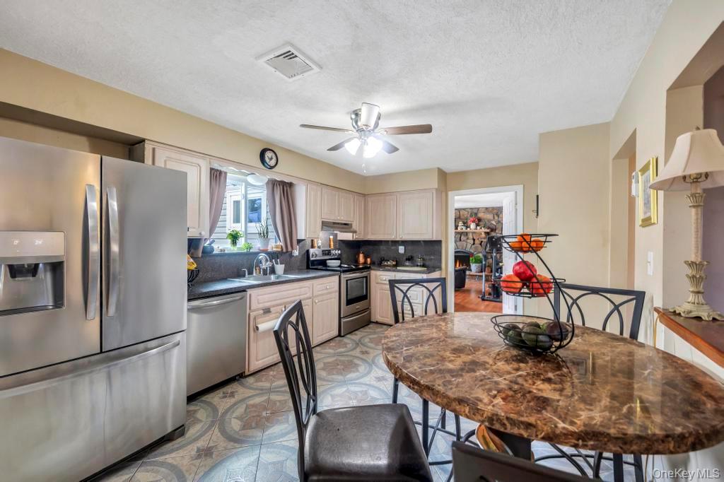 #5 photo, 18 Elmira Street, Deer Park , NY 11729