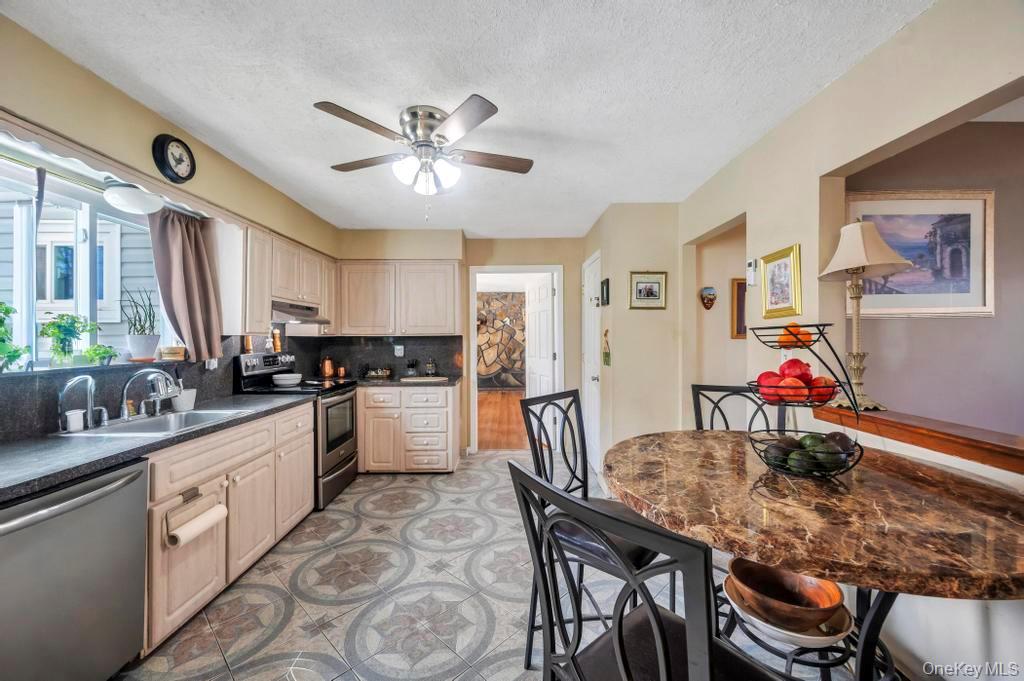 #6 photo, 18 Elmira Street, Deer Park , NY 11729