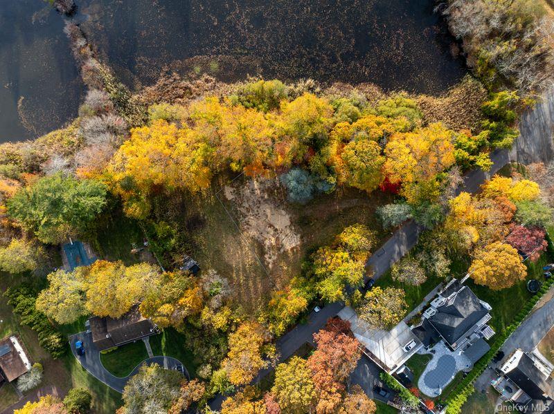 #1 photo, 81 Old Broadway Avenue, Sayville , NY 11782