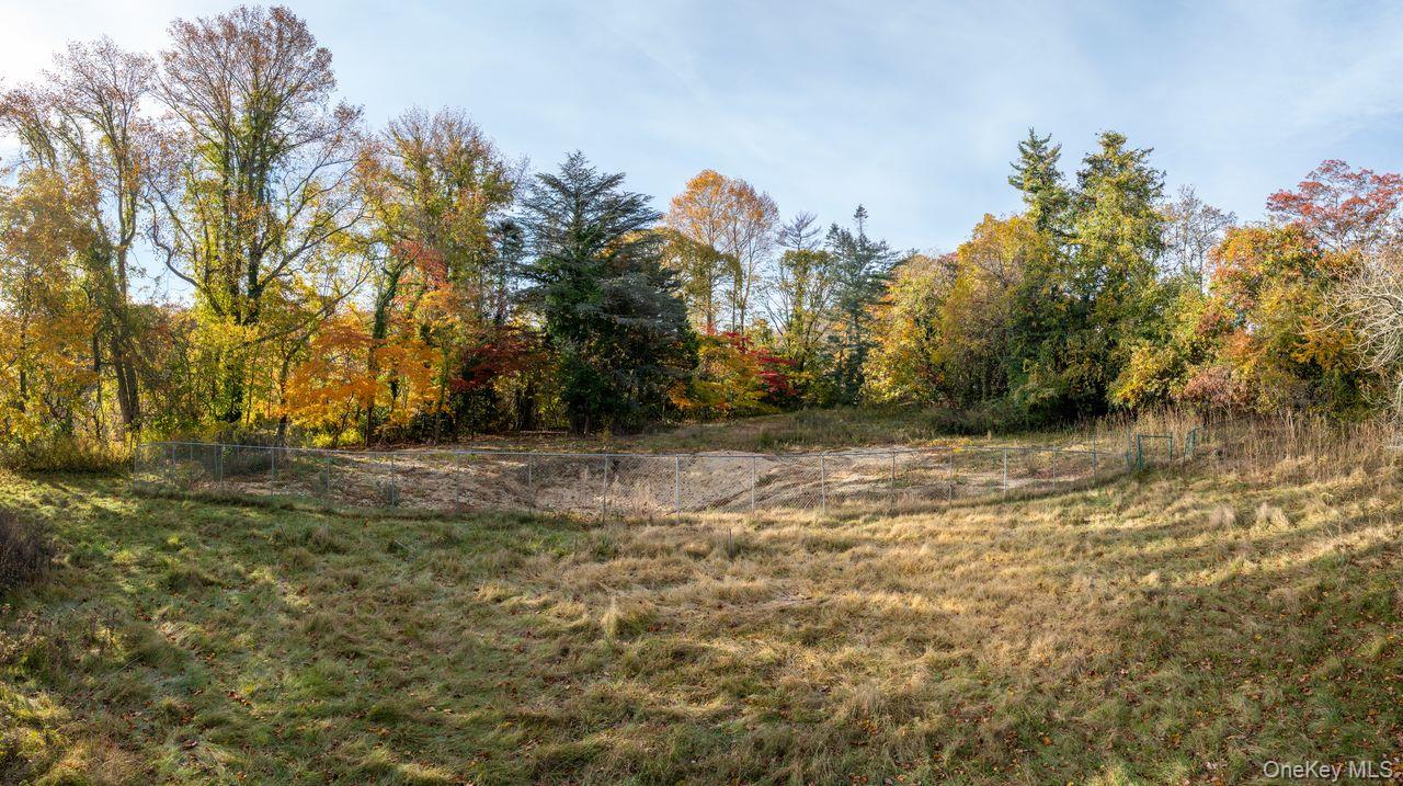 #11 photo, 81 Old Broadway Avenue, Sayville , NY 11782