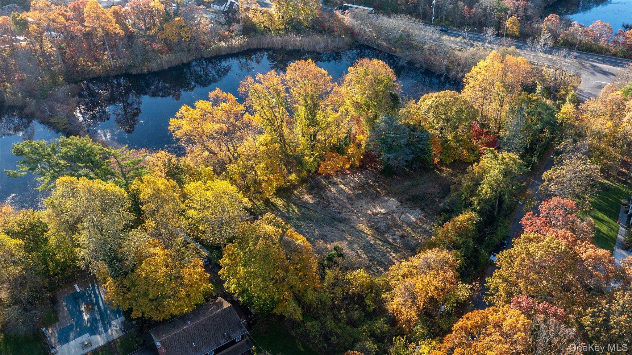 #20 photo, 81 Old Broadway Avenue, Sayville , NY 11782