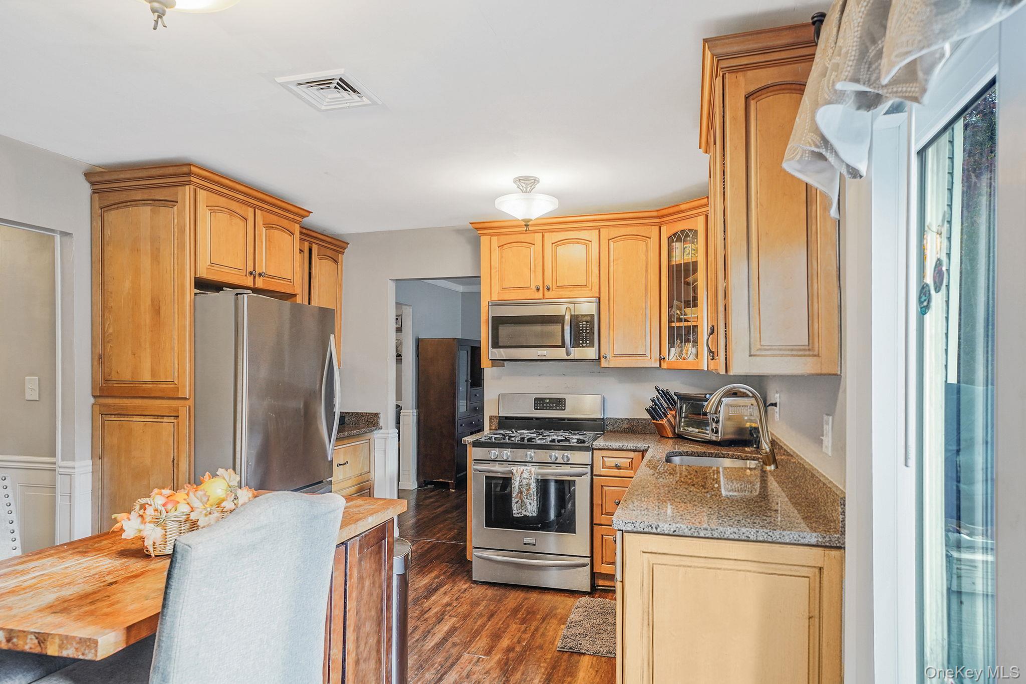 #11 photo, 18 Ashford Drive, Ridge , NY 11961