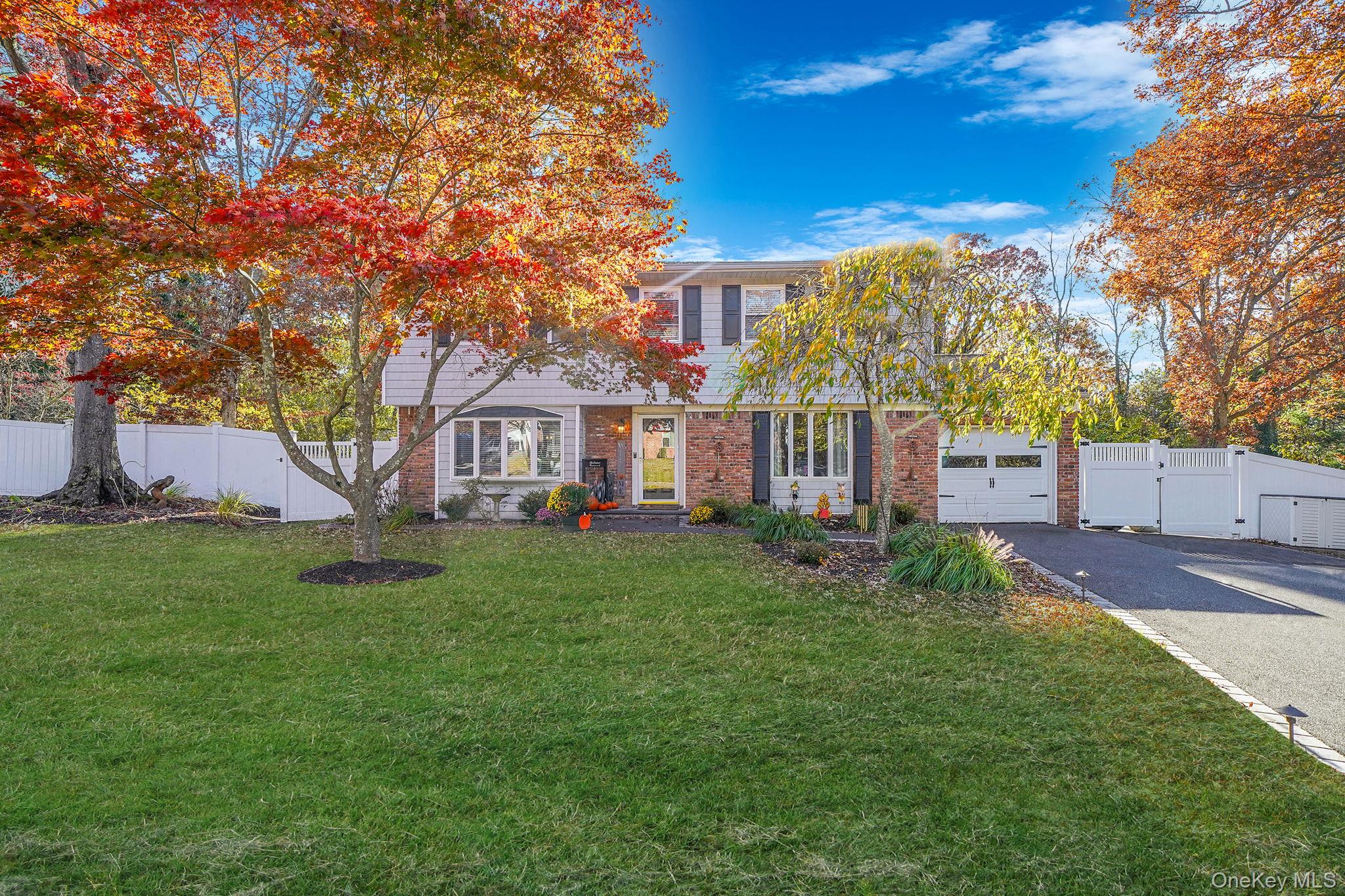 #2 photo, 18 Ashford Drive, Ridge , NY 11961