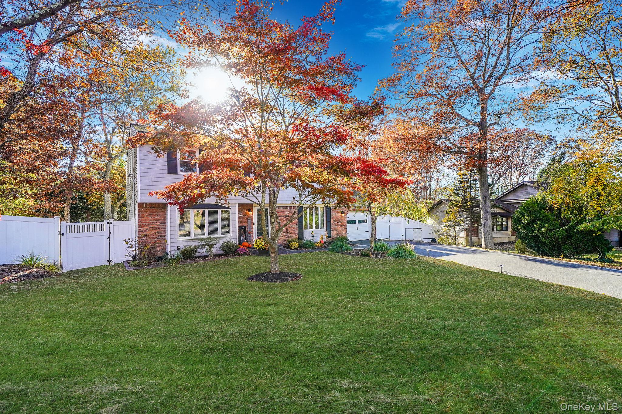 #3 photo, 18 Ashford Drive, Ridge , NY 11961