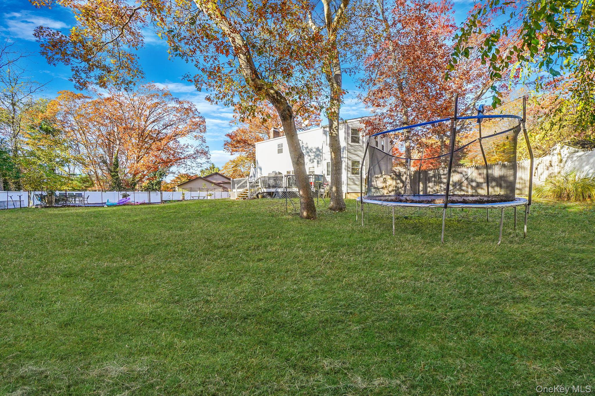 #4 photo, 18 Ashford Drive, Ridge , NY 11961