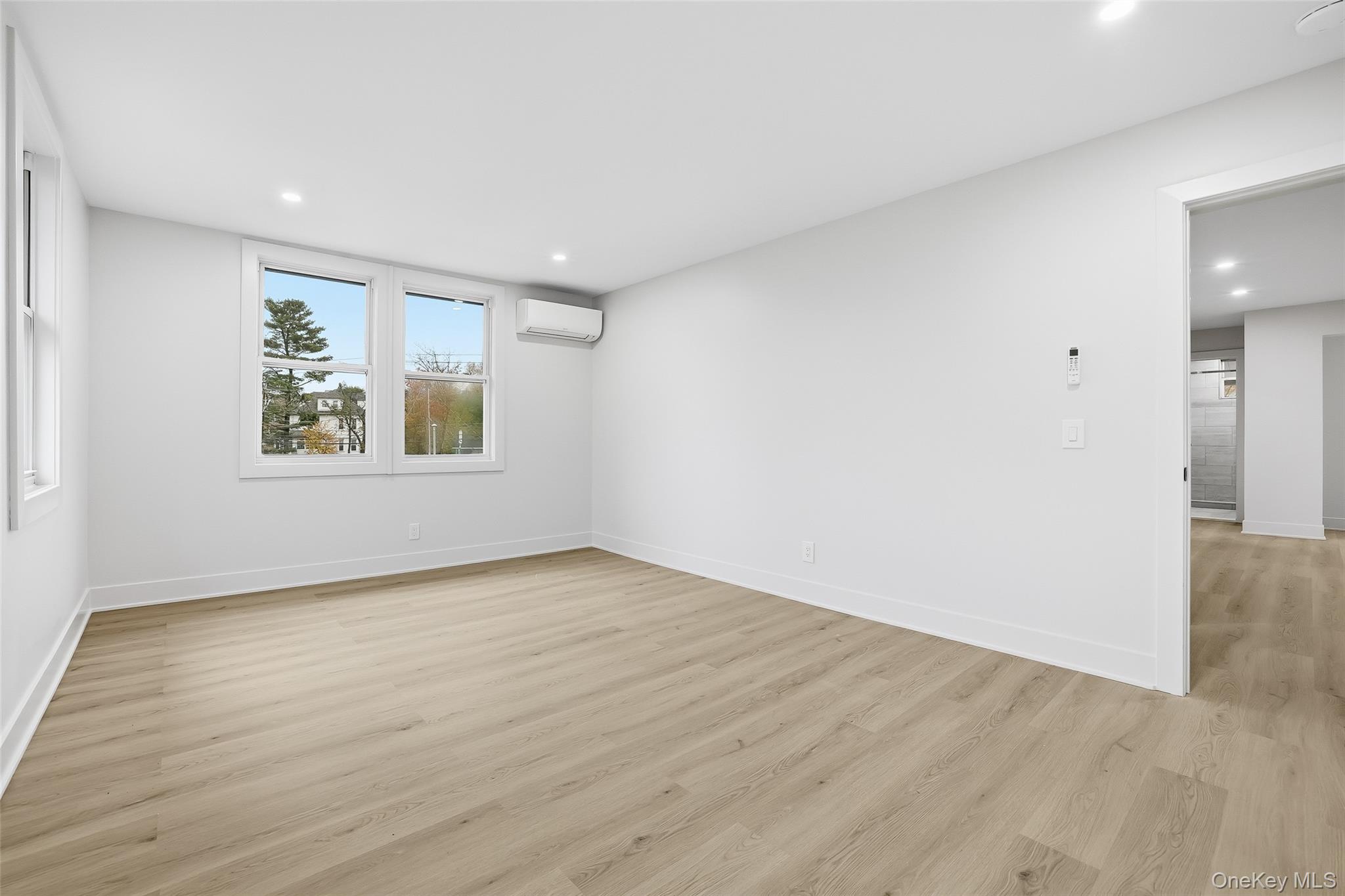 #4 photo, 36 Dunwoodie Street, Yonkers , NY 10704